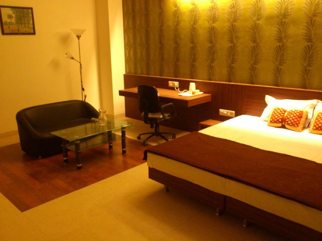 Hotel Darshan Executive Evrengabad Oda fotoğraf